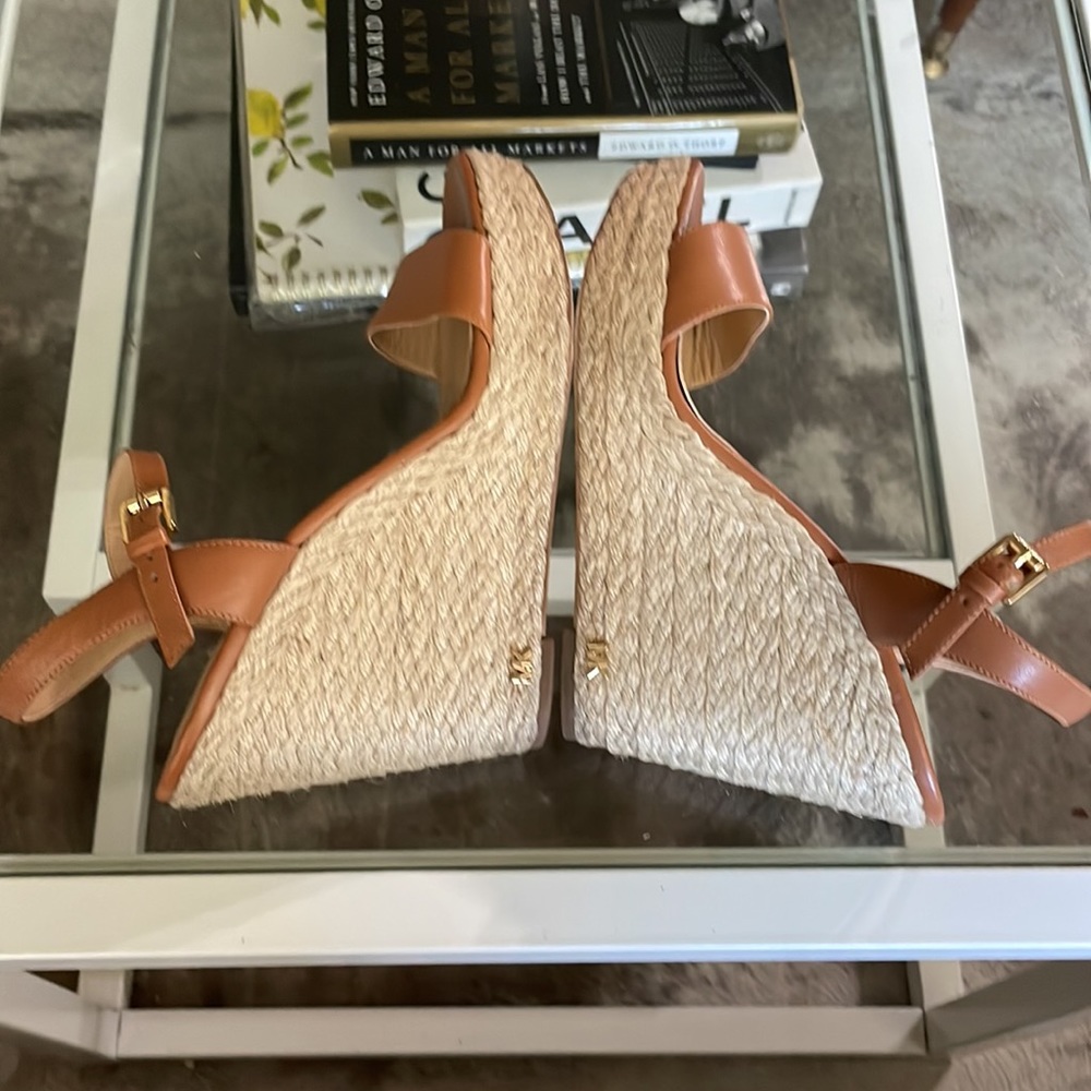 Woman’s wedges sandals - Picture 3 of 5